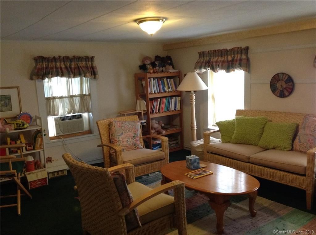 333 Scott Swamp Rd, Farmington, CT 06032